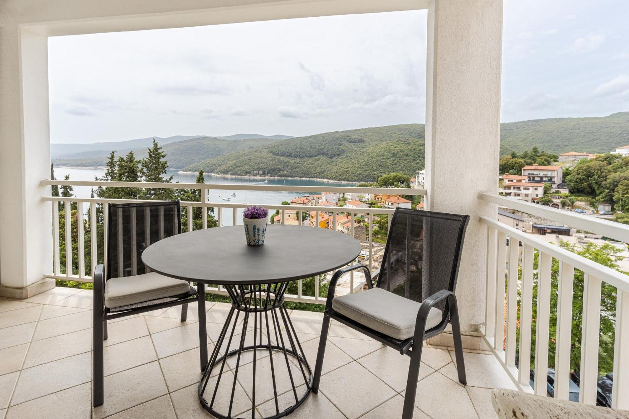 Apartments Sea View Rabac Exterior foto